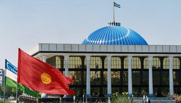 Здание парламента Узбекистана.